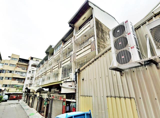 南區拍賣透天-2