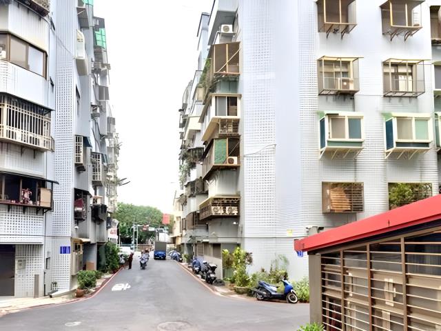 八里法拍大樓-4