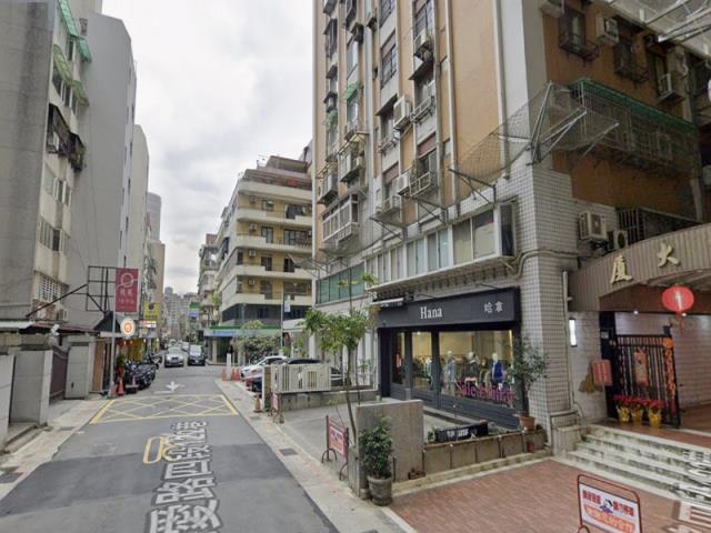 台北法拍大樓_華廈_超低公設比-9