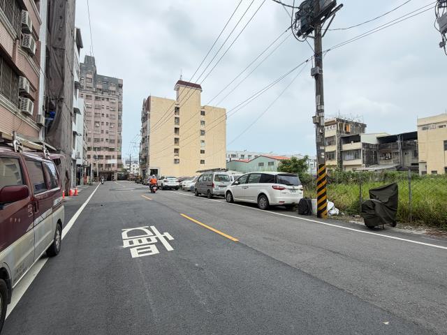 高雄岡山透天_套房-9