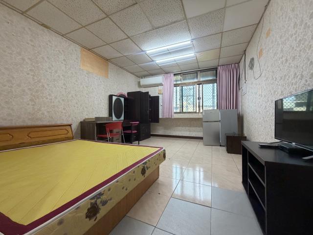 高雄岡山透天_套房-1