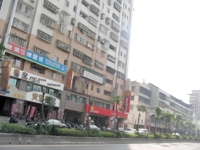 土城法拍大樓_家樂福土城店-10