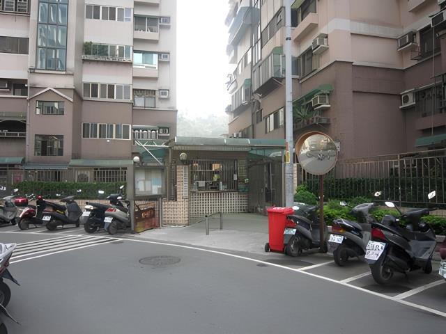 新北五股法拍大樓_華廈-10