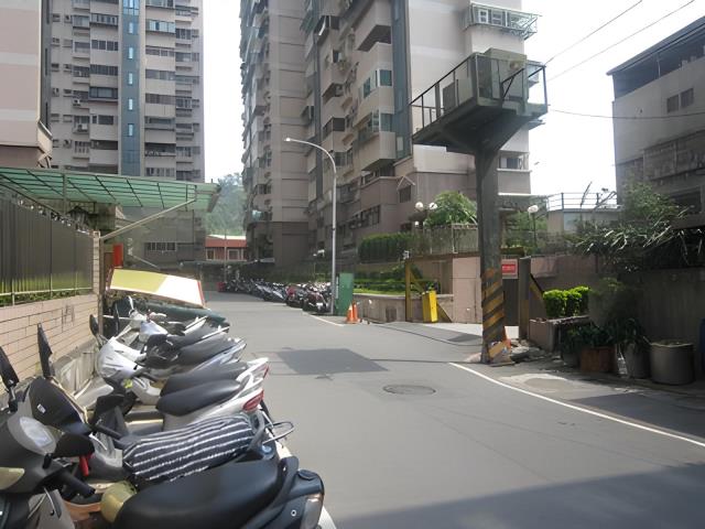 新北五股法拍大樓_華廈-12