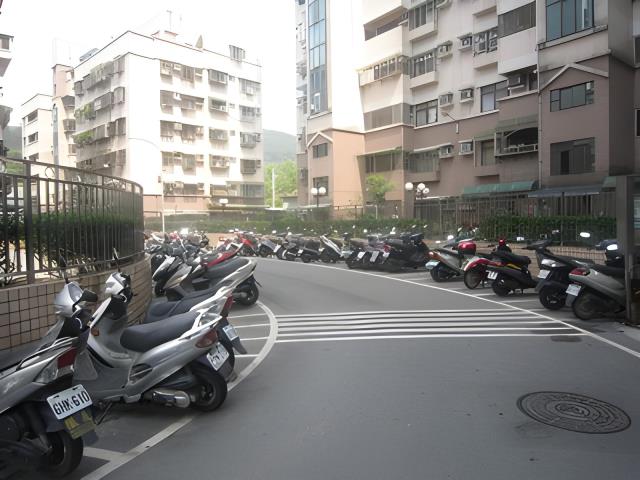 新北五股法拍大樓_華廈-13