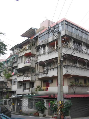 新北新店公寓_廣興河濱公園法拍-1