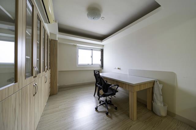 高雄新興區大樓-10