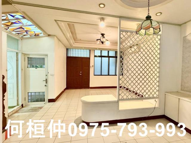 頭份買屋建國雙學區一樓孝親房大地坪別墅