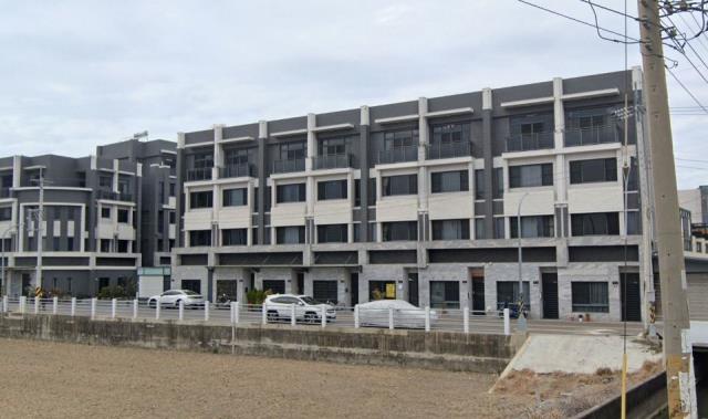 梧棲區法拍屋文昌路透天優室法拍林小陽