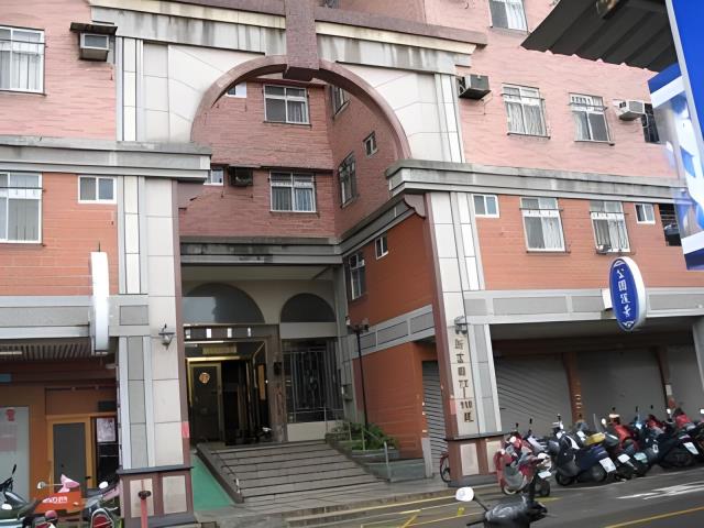 桃園平鎮法拍大樓_店面_聯新國際醫院-1