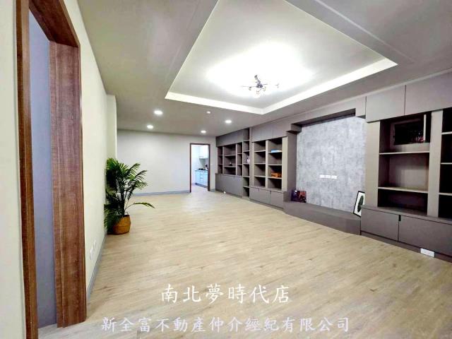 小北星巴客坪三大房大空間四寓