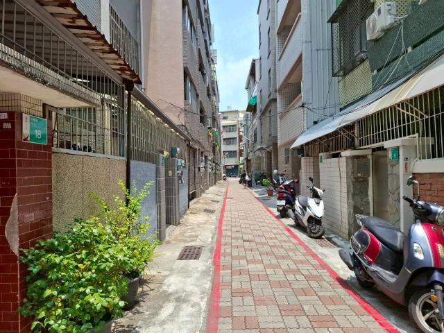 台南東區透天-1