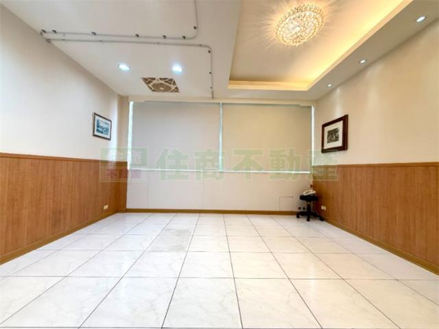 新興區透天_店面-10