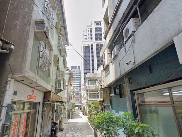 高雄前金法拍透天-2