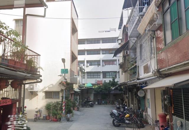 高雄鼓山透天法拍-4