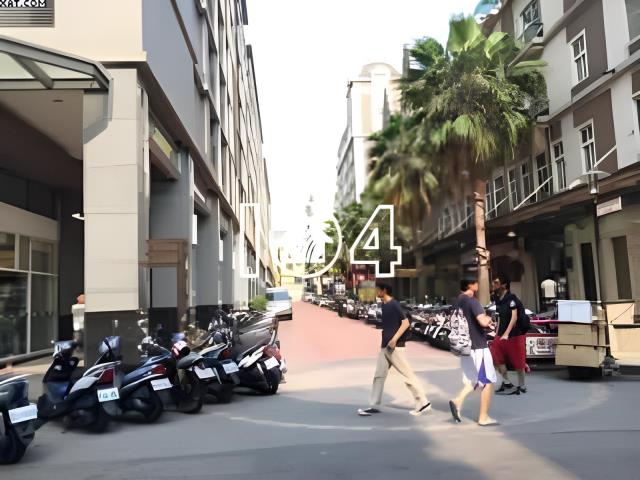 台中西屯華廈法拍-5