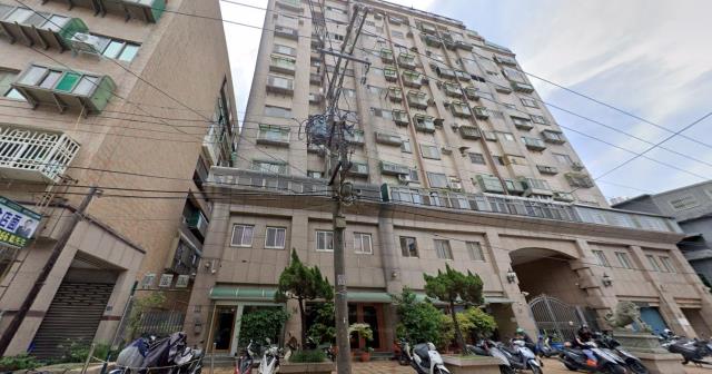 竹北市法拍屋和平街雙店面優室法拍林小陽