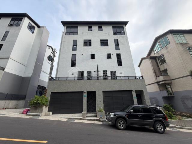 淡水區法拍屋興福寮路透天優室法拍林小陽