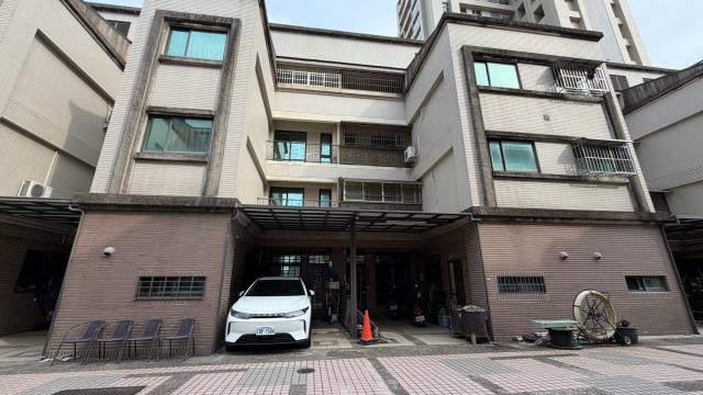 高雄楠梓法拍透天-5