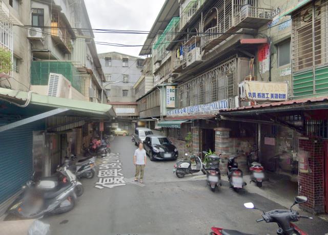 新莊法拍公寓_一樓_門口可停車-7