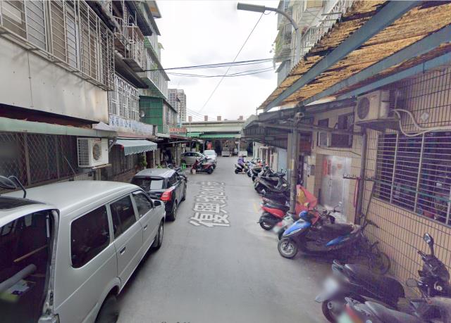 新莊法拍公寓_一樓_門口可停車-8