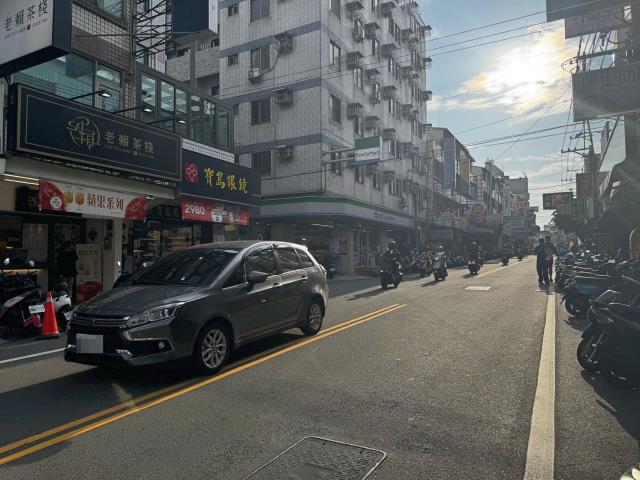 龍井區透天東海商圈大地坪透天