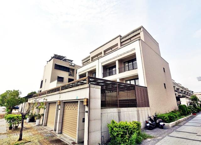 安南區館前二路別墅