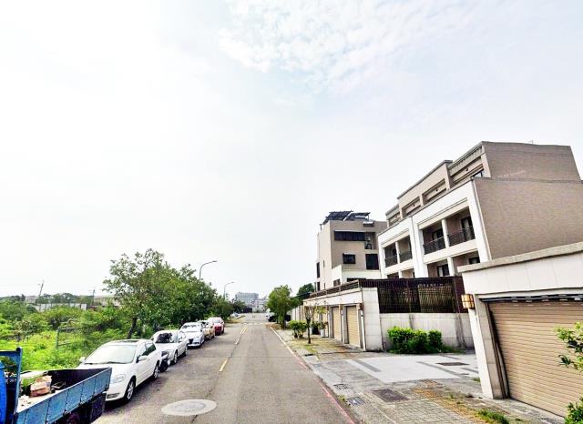 安南區館前二路別墅