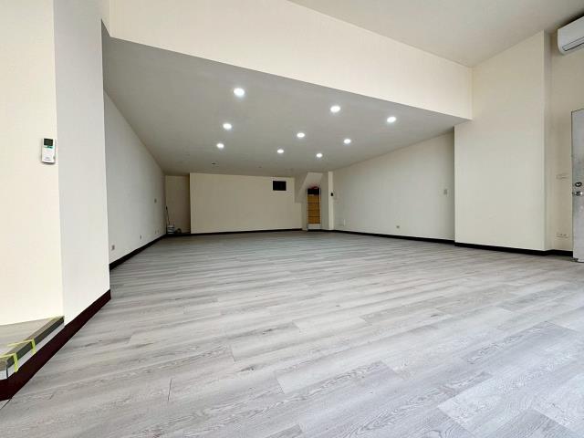 龍井區店面藝術街店面