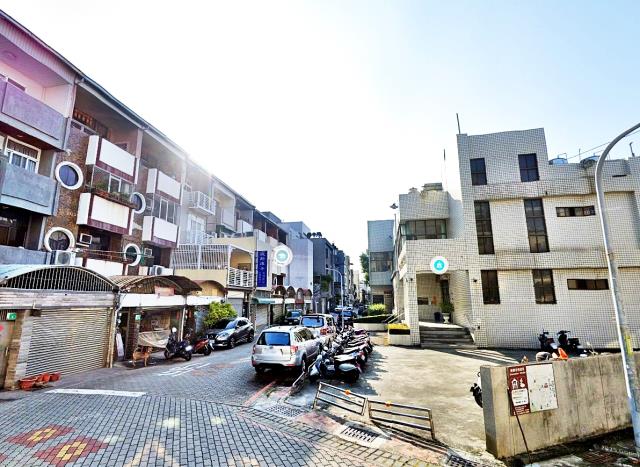 台南崇德七街車庫透天