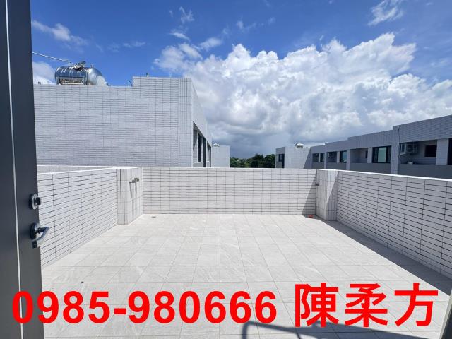 新港別墅_店面-15