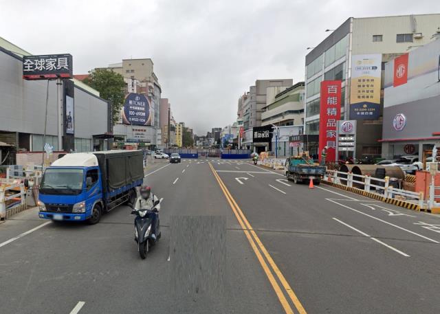 五股店面-3