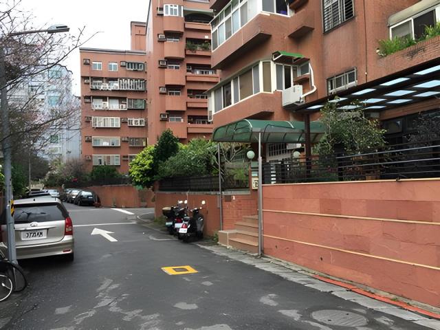 內湖華廈拍賣-2