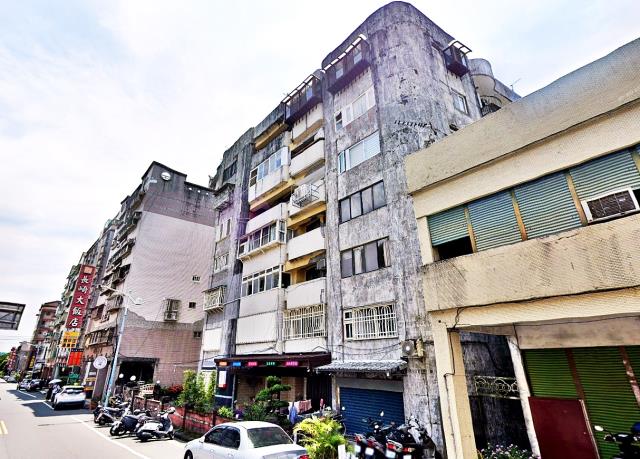 礁溪鄉德陽路一品大廈