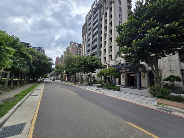 青埔國小店面+雙車位