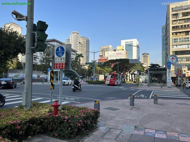 高雄新興區大樓-2