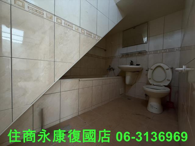 台南東區透天-8