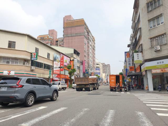 台中西屯透天-1