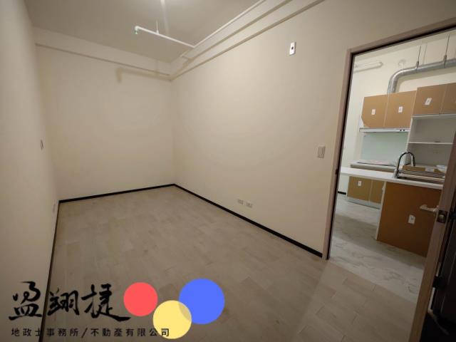 高雄新興區大樓-1