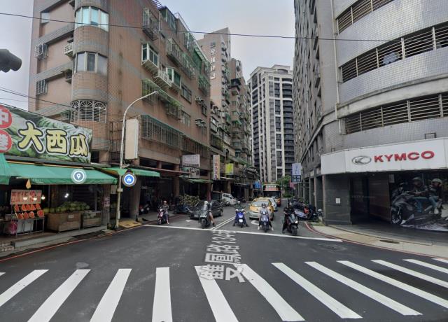 新北新莊法拍大樓-11
