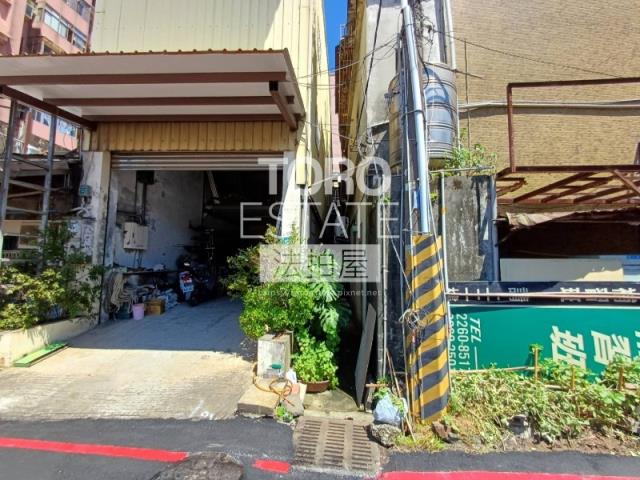 八里公寓法拍-1