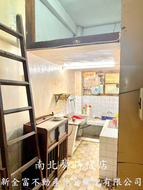 高雄鹽埕透天-8