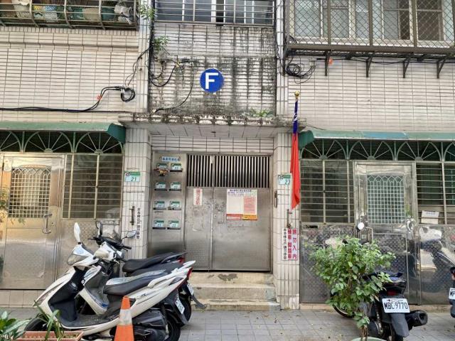信義區法拍公寓-5
