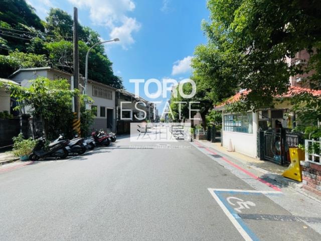 台北文山區法拍大樓-8