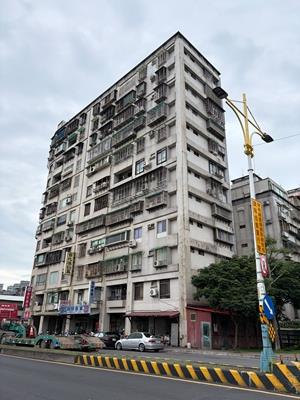 新北八里拍賣大樓-1