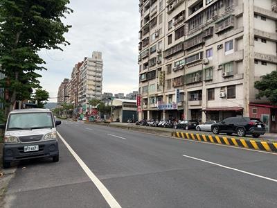 新北八里拍賣大樓-3