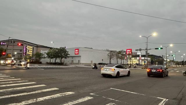 高雄岡山大樓法拍-4