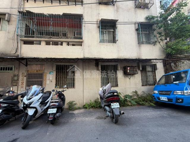 新北淡水公寓法拍-1