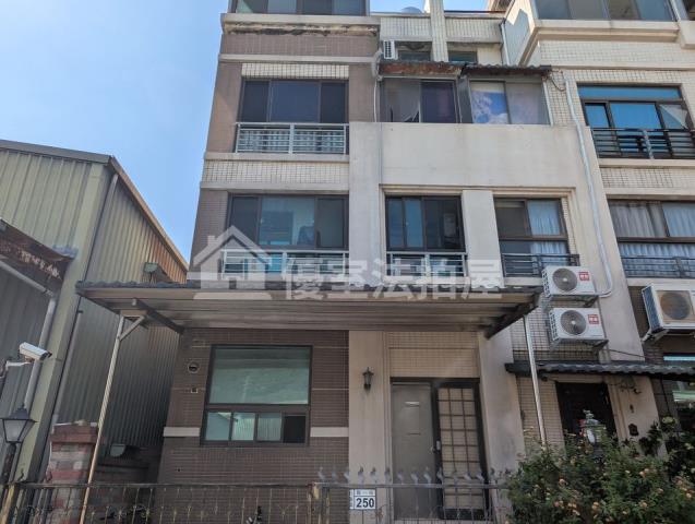 八里拍賣別墅-1