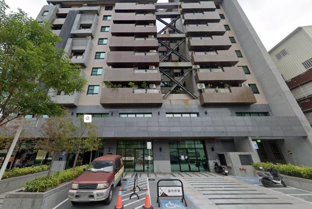 東區法拍華廈-8